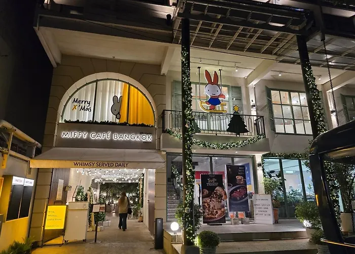 Super Spacious View Close To King Power Mahanakhon Pixel Building Silom Road Patpong Night Market 2 Minutes To Bts Rail Transit Bourgeois Lifestyle Neighborhood アパート バンコク都
