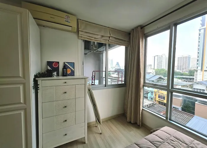 Super Spacious View Close To King Power Mahanakhon Pixel Building Silom Road Patpong Night Market 2 Minutes To Bts Rail Transit Bourgeois Lifestyle Neighborhood アパート