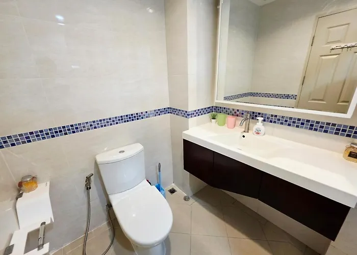 Super Spacious View Close To King Power Mahanakhon Pixel Building Silom Road Patpong Night Market 2 Minutes To Bts Rail Transit Bourgeois Lifestyle Neighborhood アパート